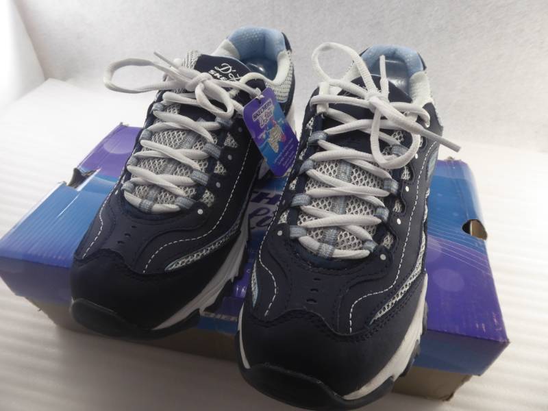 lot 15 image: Skechers Womens DLites Centennial Memory Foam Sport Shoes Size 9