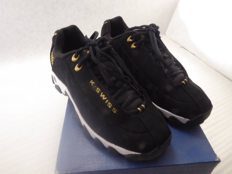 lot 21 image: K-Swiss Womens ST329 CMF Memory Foam Crosstrainers Size 7.5