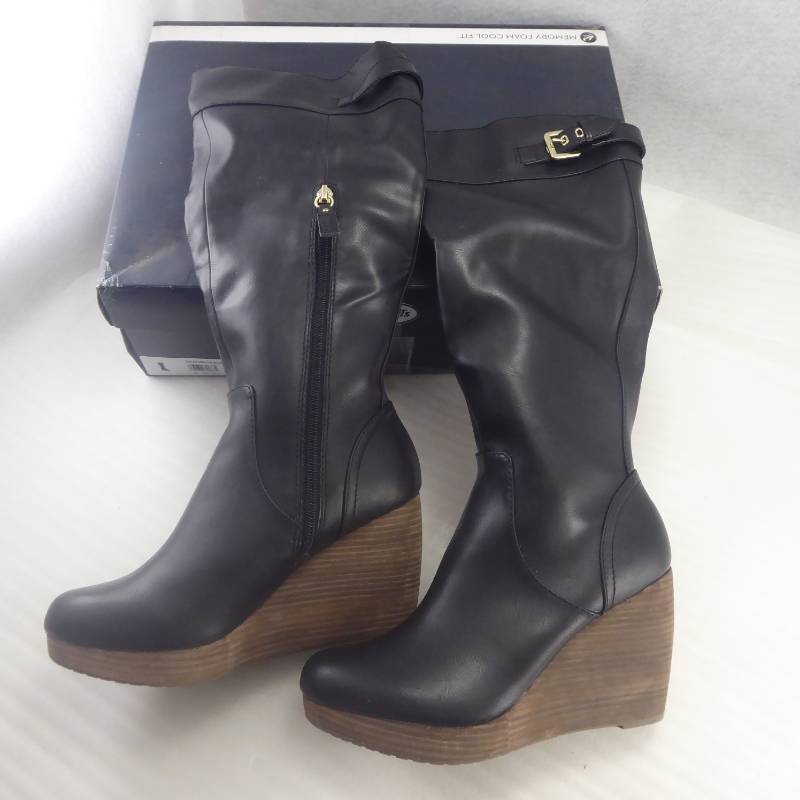 lot 99 image: Brand New Dr. Scholls Womens Heathrow Boots Size 9.5
