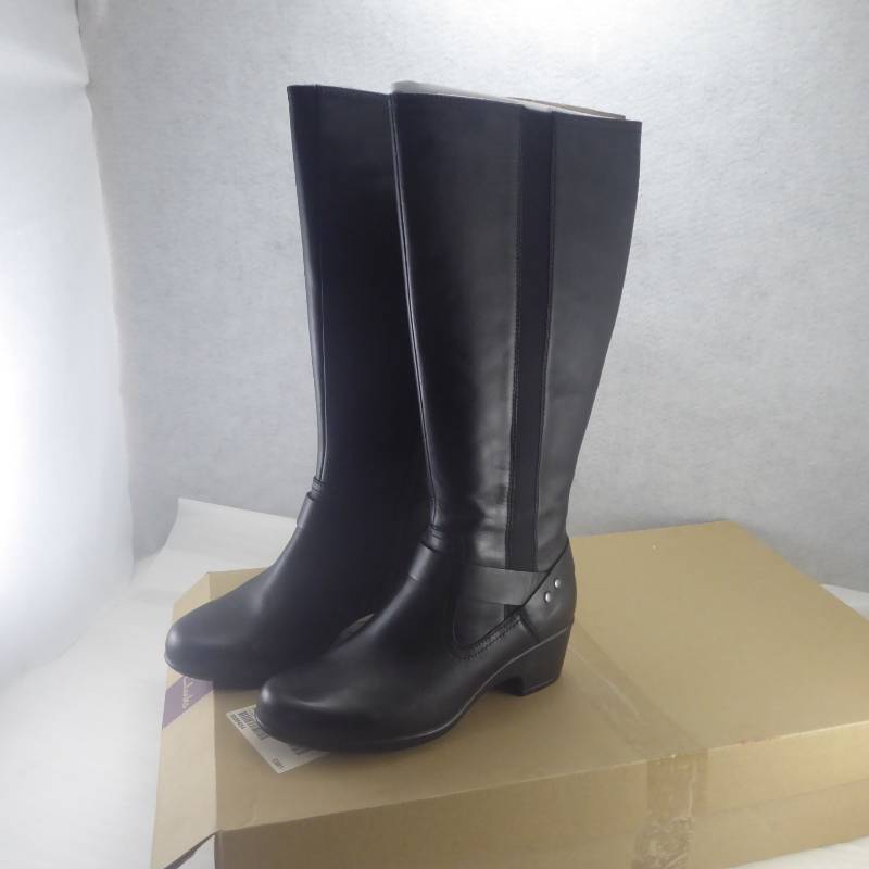 lot 107 image: Brand New Clarks Womens Malia Waves Knee High Boots Size 9.5