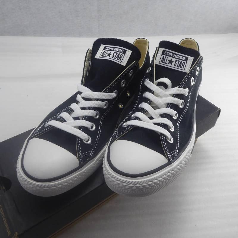 lot 154 image: Brand New Converse Chuck Taylor All Stars Size 9 Men & 11 Women