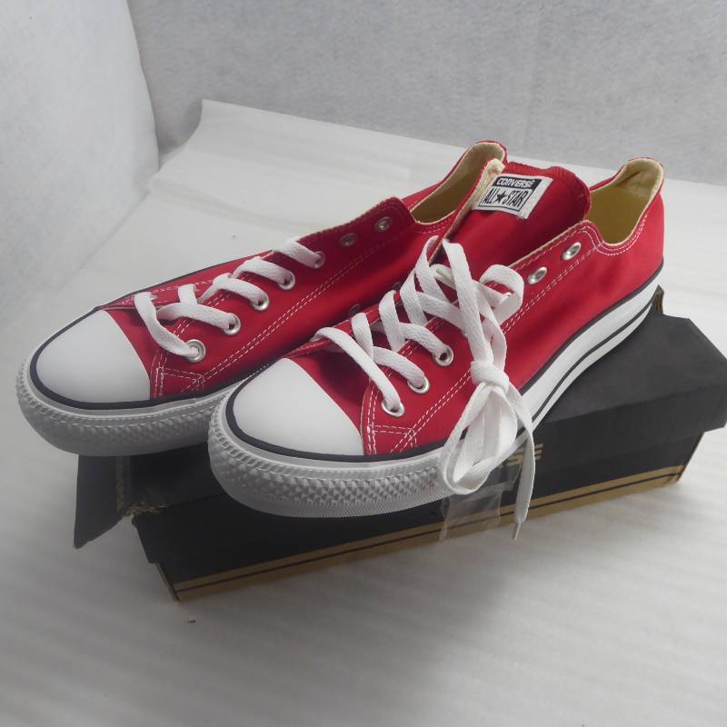 lot 158 image: Brand New Converse Chuck Taylor All Stars Size 11 Men & 13 Women