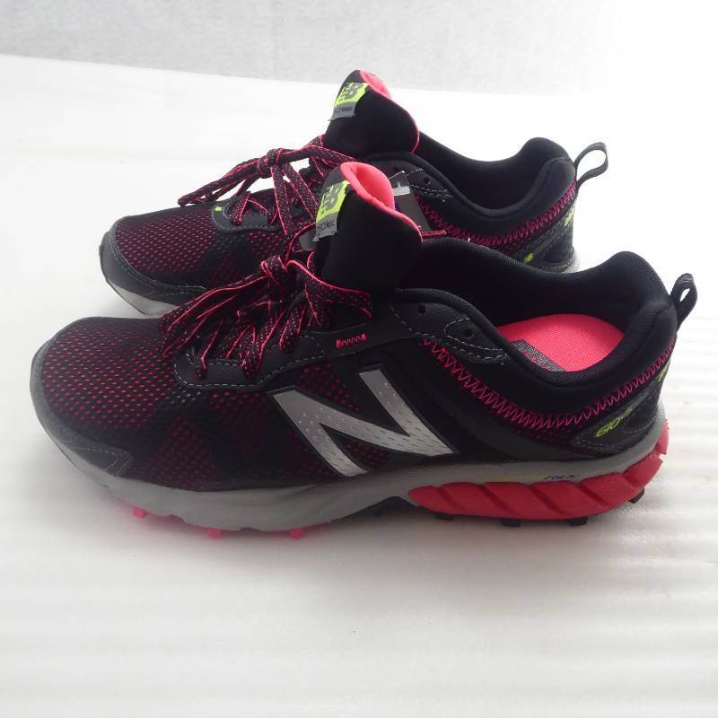 lot 210 image: Brand New New Balance Womens T610V5 Running Shoes Size 9