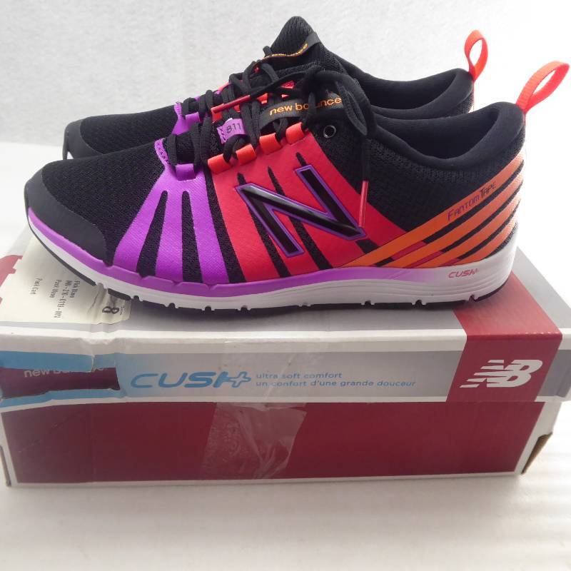 lot 214 image: Brand New New Balance Womens 811 Crosstrainers Size 7.5