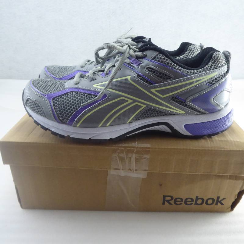 lot 223 image: Brand New Reebok Womens Quick Chase Running Shoes Size 9