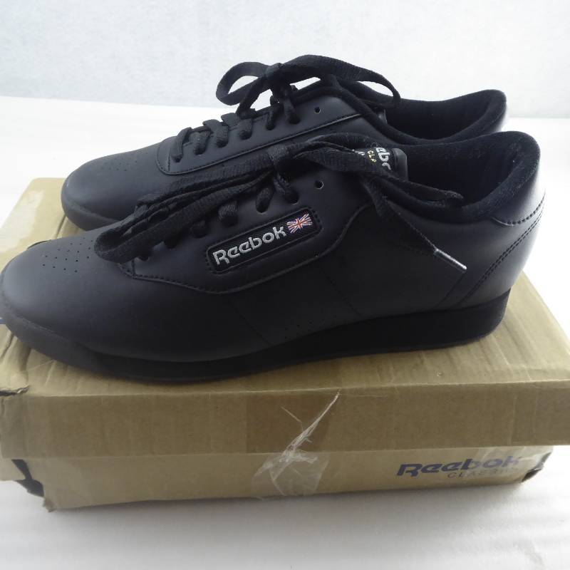 lot 224 image: Brand New Reebok Womens Princess Classic Athletic Shoes Size 9.5