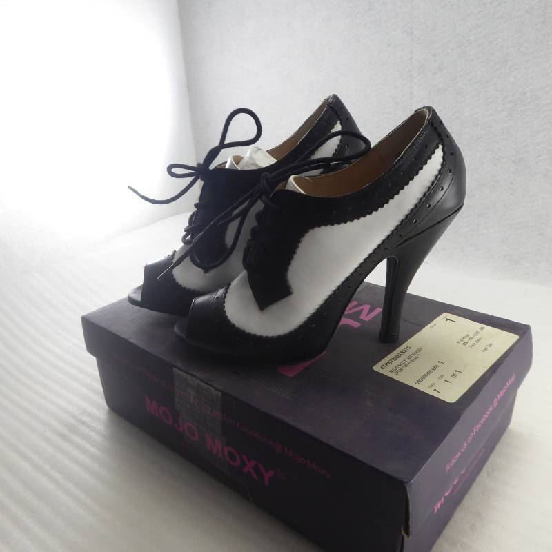 lot 234 image: Brand New Mojo Moxy Womens Brandy Open Toe Oxford Heels Size 7