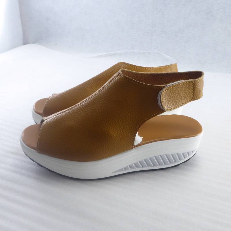 lot 246 image: Brand New Womens Wedge Foam Sandals Size 8