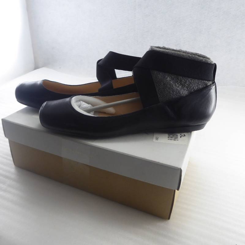 lot 260 image: Brand New Jessica Simpson Womens Mandalaye Flats Size 9.5