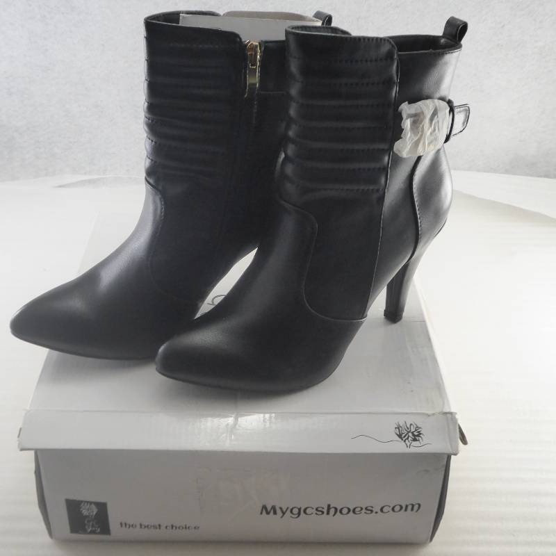 lot 267 image: Brand New GC Shoes Womens Under Cover Heel Booties Size 7.5