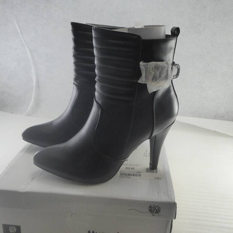 lot 268 image: Brand New GC Shoes Womens Under Cover Heel Booties Size 8.5
