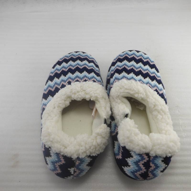 lot 297 image: Brand New Soft and Cozy Womens Slippers Size Large