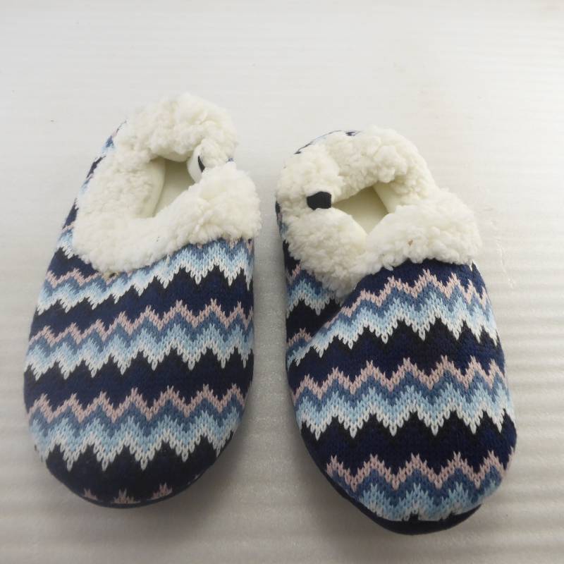 lot 301 image: Brand New Soft and Cozy Womens Slippers Size Medium