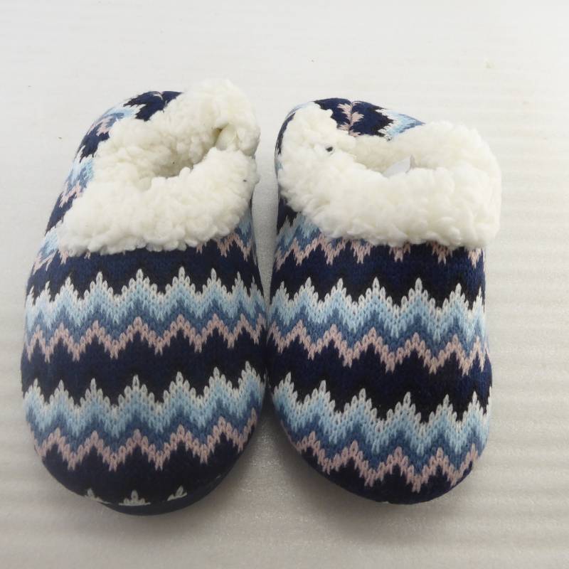 lot 309 image: Brand New Soft and Cozy Girls Slippers Size Large