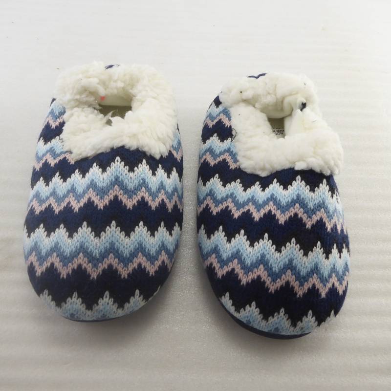 lot 310 image: Brand New Soft and Cozy Girls Slippers Size Large