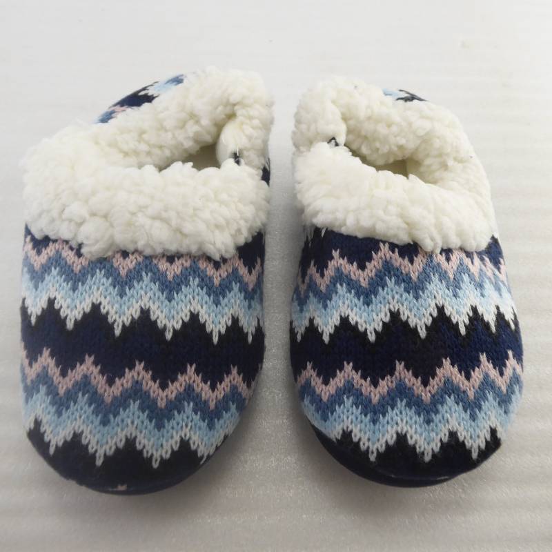 lot 314 image: Brand New Soft and Cozy Girls Slippers Size Medium