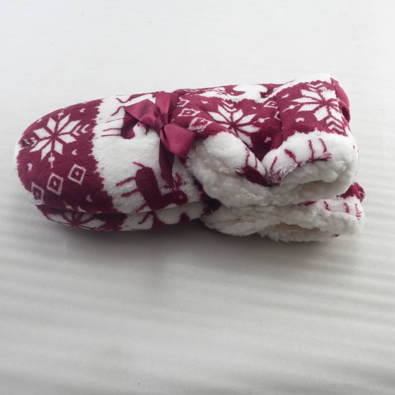 lot 330 image: Brand New Nordic Holiday Print Soft Fleece Bootie Slippers Size M-L
