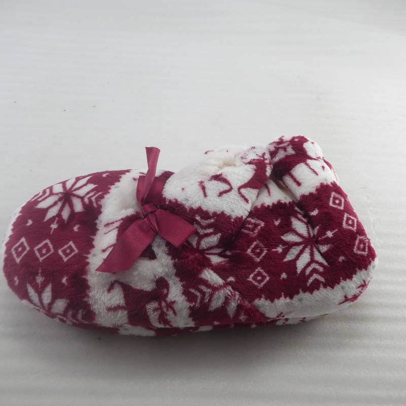 lot 332 image: Brand New Nordic Holiday Print Soft Fleece Bootie Slippers Size S-M