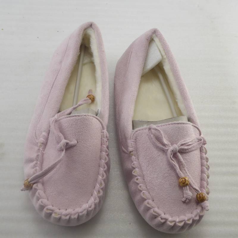 lot 339 image: Brand New Gold Coast Ladies Cozy Moccasin Slippers Size Medium