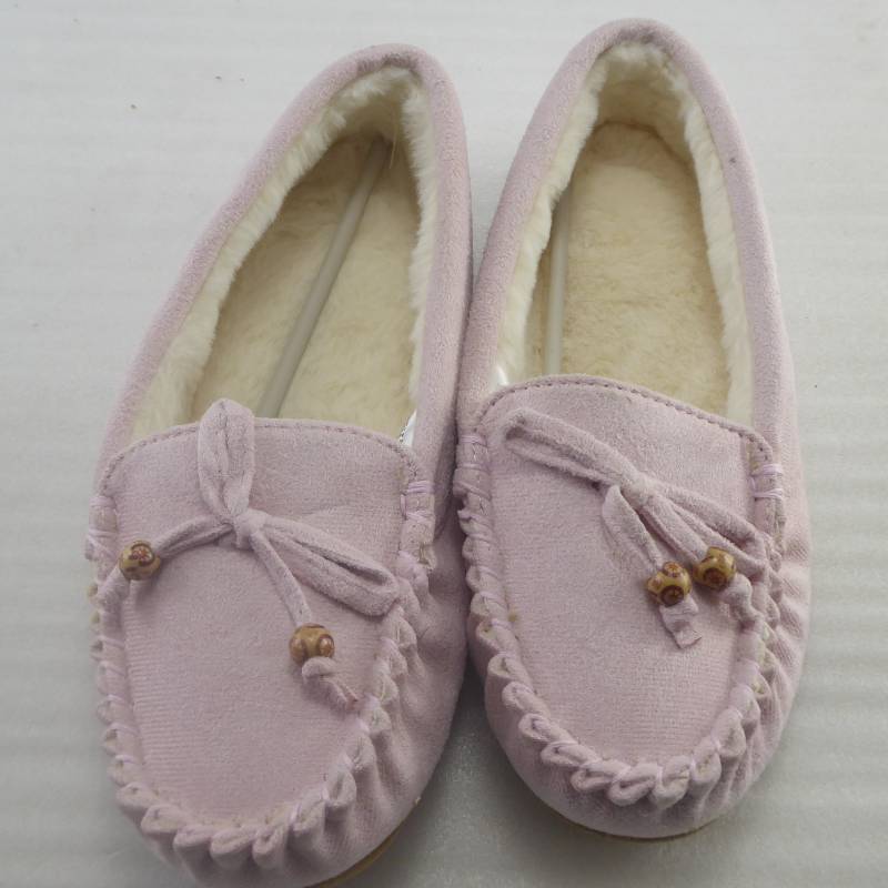 lot 340 image: Brand New Gold Coast Ladies Cozy Moccasin Slippers Size Medium