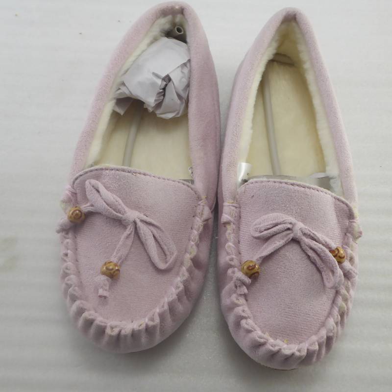 lot 341 image: Brand New Gold Coast Ladies Cozy Moccasin Slippers Size Small