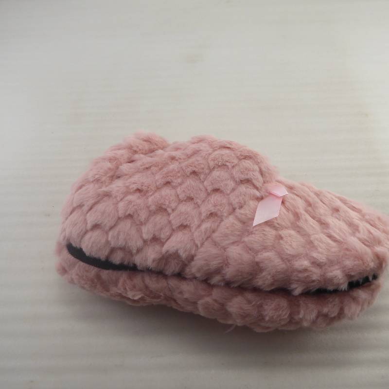 lot 348 image: Brand New Fluffy Soft Felt Womens Bootie Slippers Size L-XL