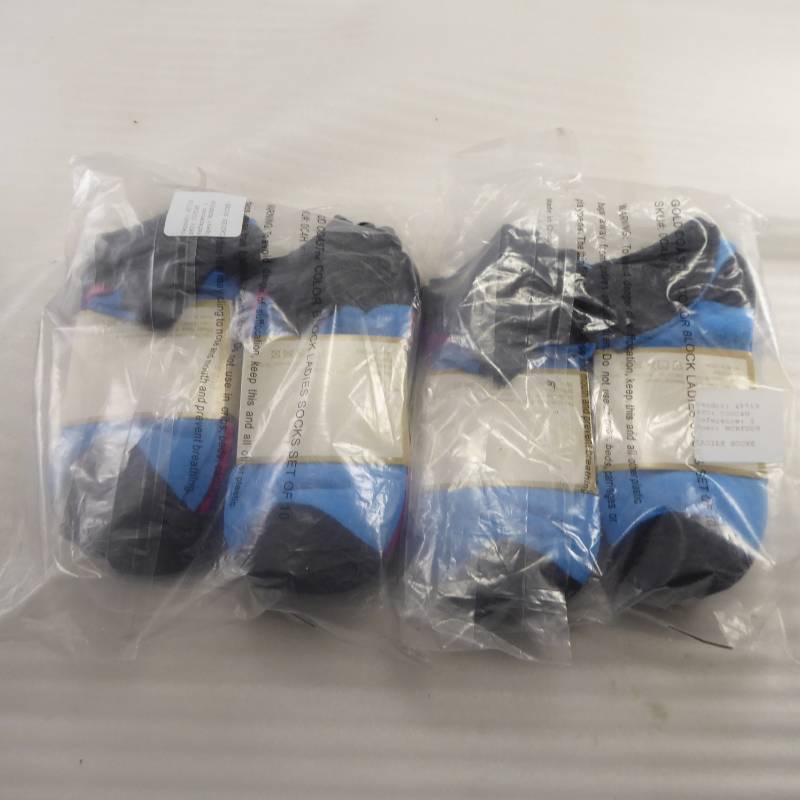 lot 363 image: Big Value Lot of 40 Brand New Gold Coast Color Block Womens Ankle Socks