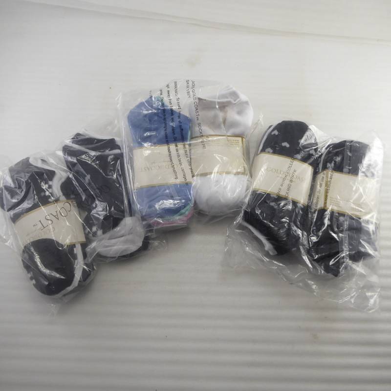 lot 368 image: Brand New Lot of 30 Pairs Gold Coast Ladies Ankle Socks
