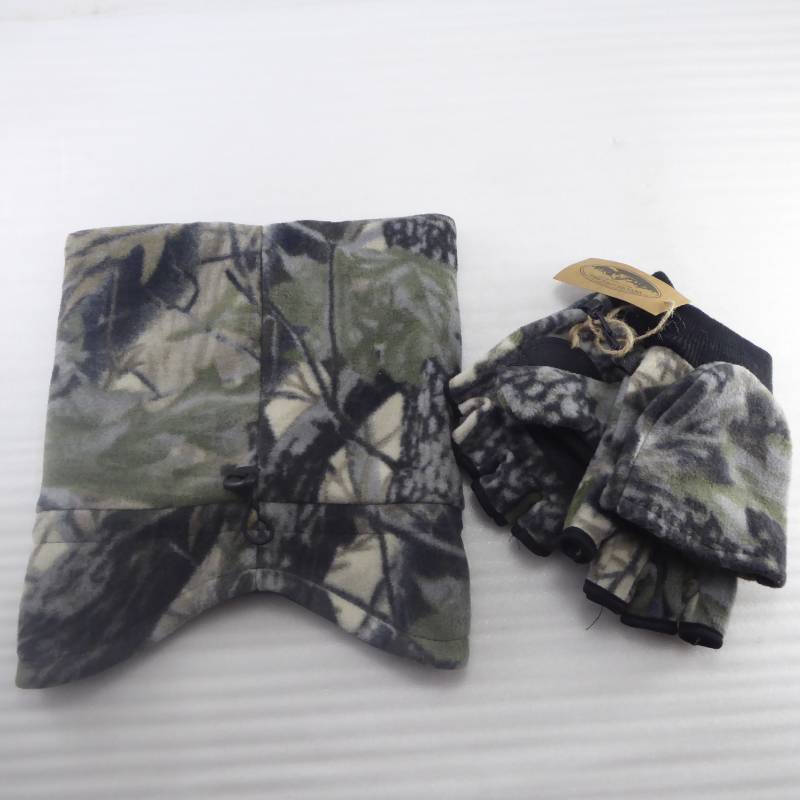 lot 470 image: Brand New Woodland Creek Mens Fleece Convertible Gloves & Neck Warmer Set