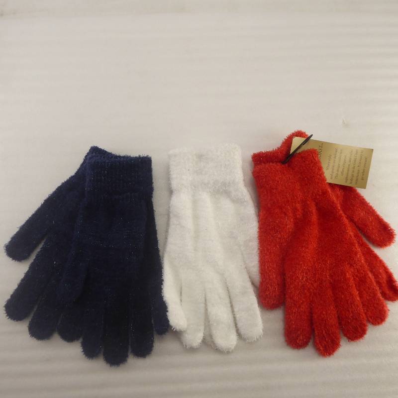 lot 482 image: Brand New 3 Pair Womens Gold Coast Extra Soft Fleece Gloves