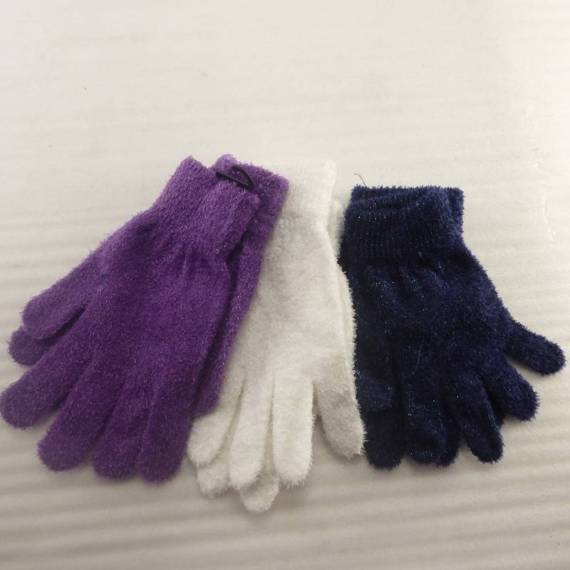 lot 490 image: Brand New 3 Pair Womens Gold Coast Extra Soft Fleece Gloves