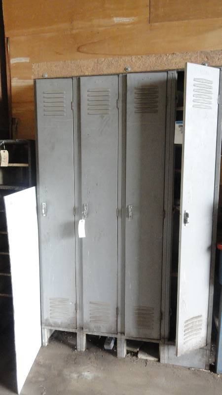 lot 100 image: Locker