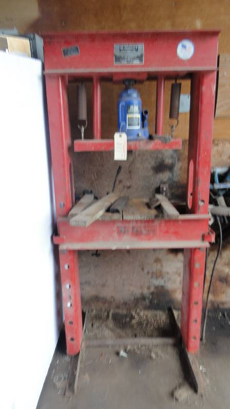 lot 111 image: Hi Quality Press 20 ton