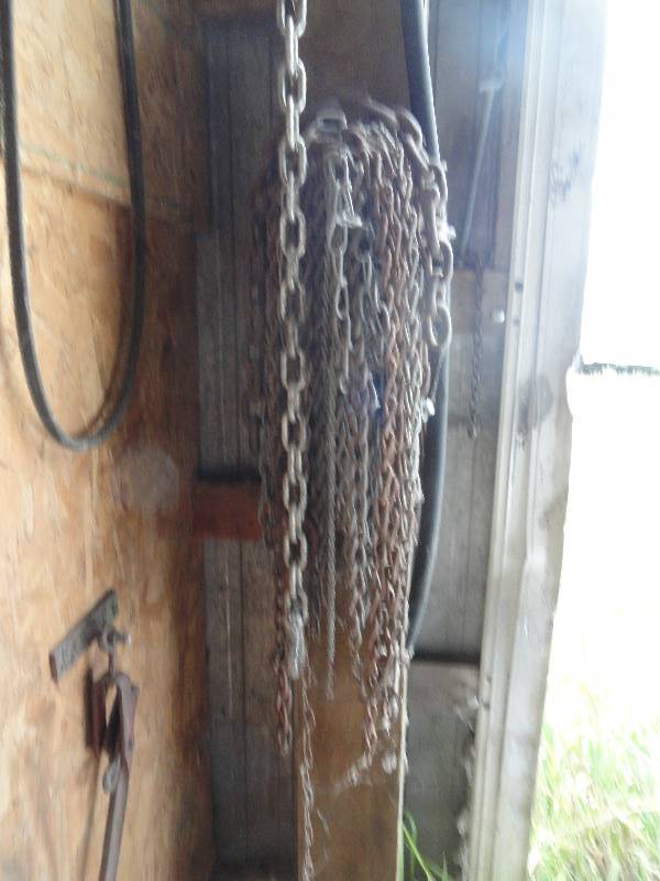 lot 117 image: Chains