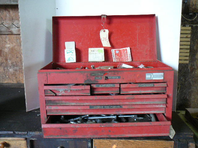 lot 5 image: Tool Box witc contents