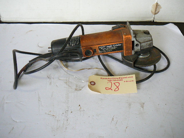 lot 28 image: 4 12 Angle Grinder