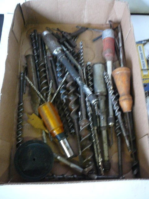 lot 31 image: Large Lot Drill bits, Hole saws