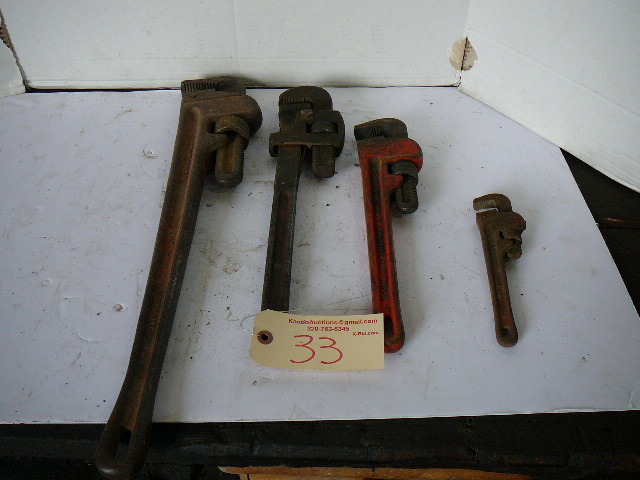 lot 33 image: Pipe Wrenches