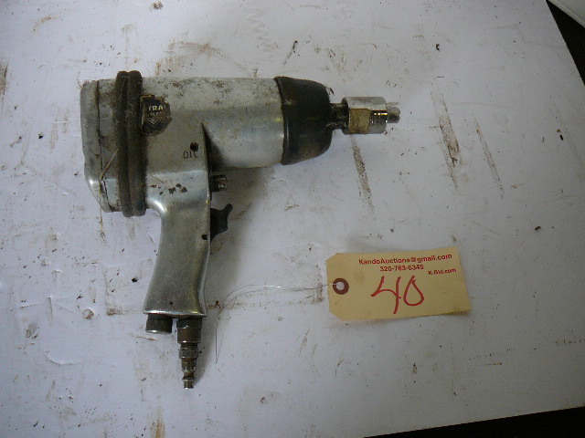 lot 40 image: Central Pneumatic 34 air impact