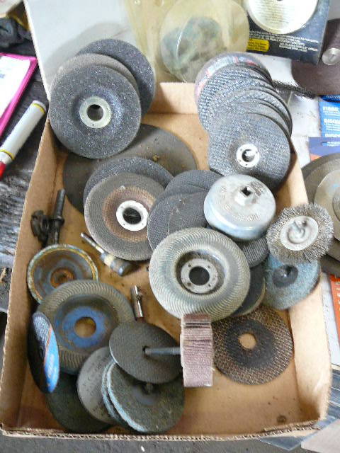 lot 45 image: Grinding Wheels, Sandpaper, Blades