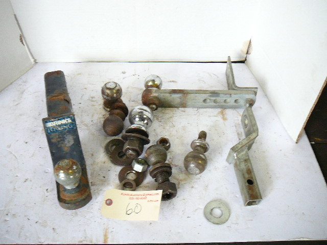 lot 60 image: Hitches
