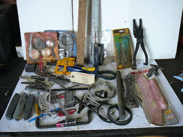 lot 93 image: Garage Items