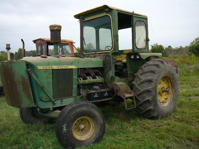 lot 67 image: 5020 John Deere Tractor
