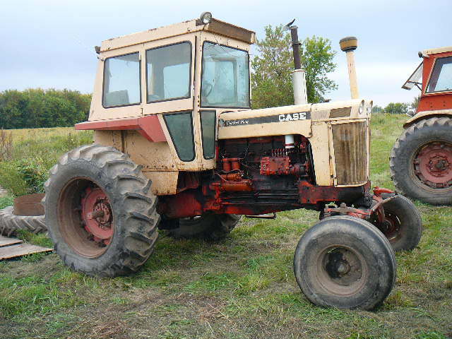 lot 132 image: 1030 Case