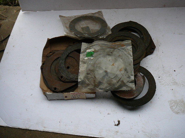 lot 165 image: Clutch disks for John Deere