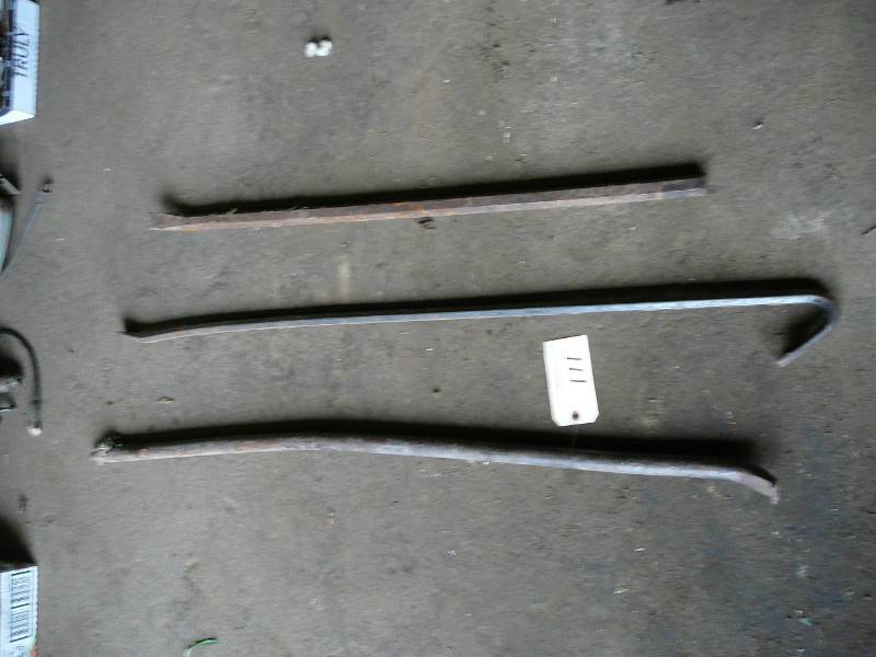 lot 177 image: Pry Bars