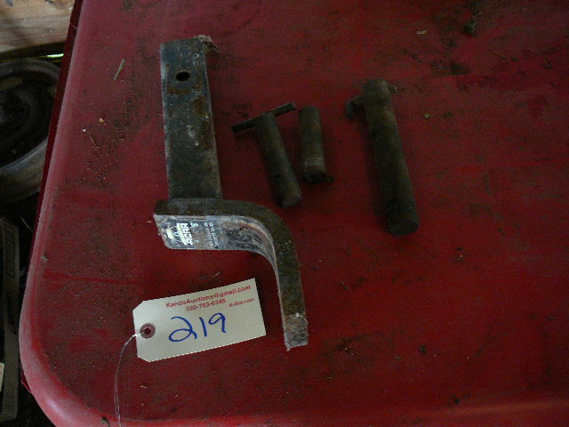 lot 219 image: Receiver Hitch & Trailer pin
