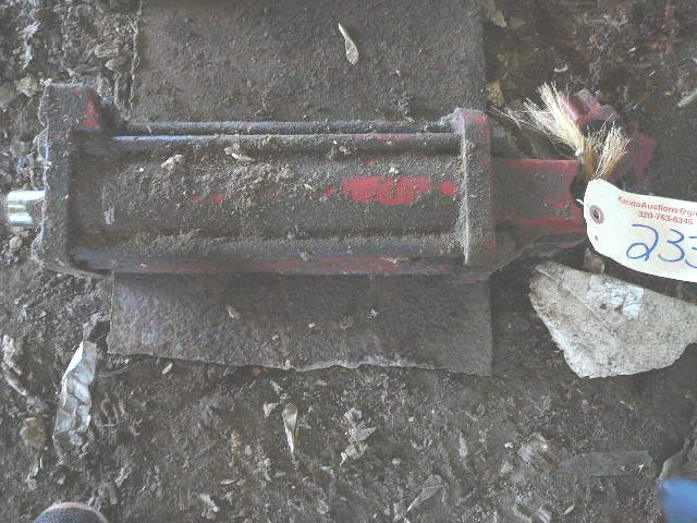 lot 233 image: Hydraulic Cylinder