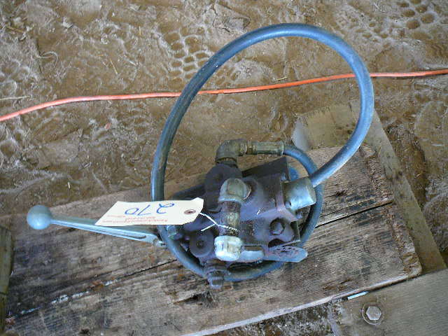 lot 270 image: Hydraulic Valve 4 way, 3 Position
