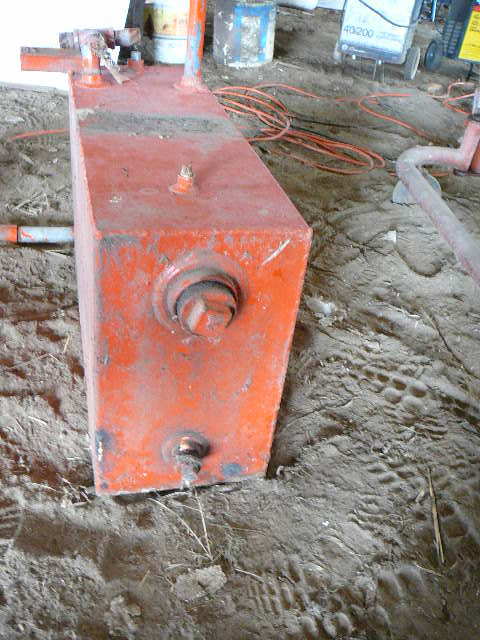 lot 282 image: Fluid Reservoir 6 Ports 25 12 x 9 x 15